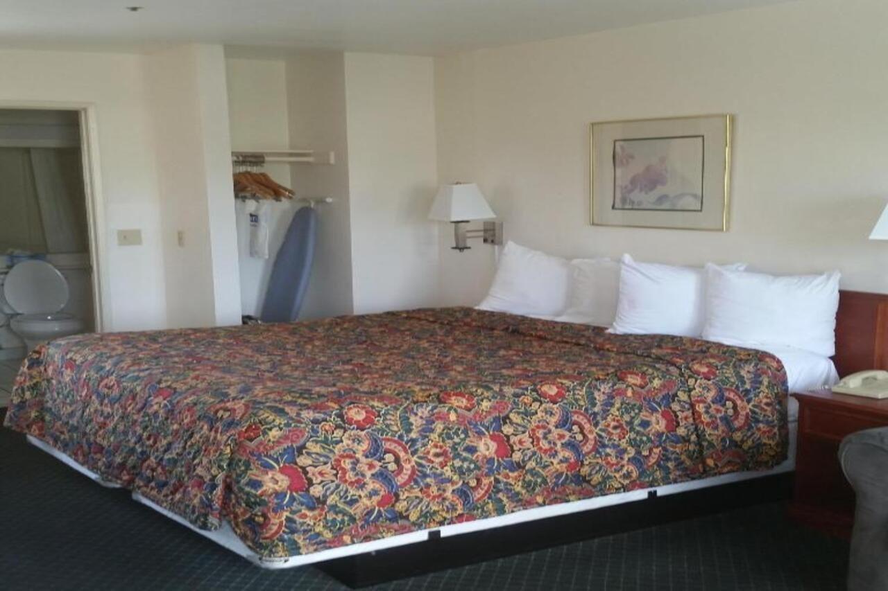 Days Inn By Wyndham Orange Anaheim Eksteriør billede