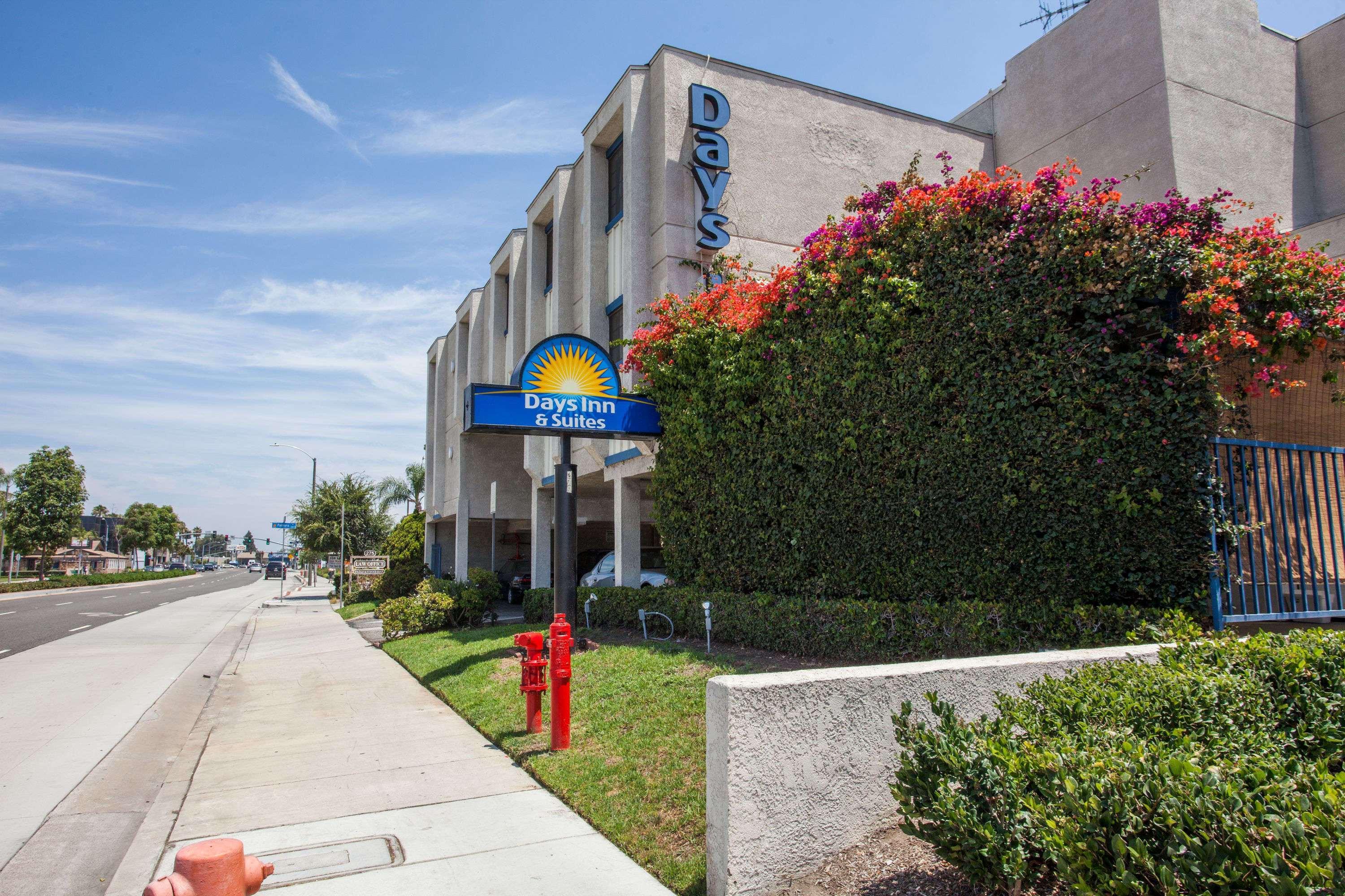 Days Inn By Wyndham Orange Anaheim Eksteriør billede